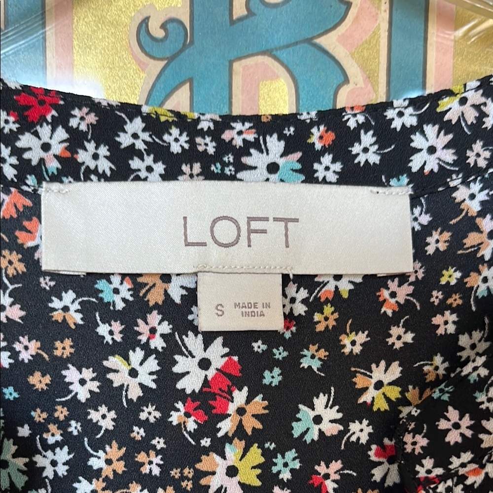 LOFT Floral Sleeveless Blouse - Picture 2 of 2